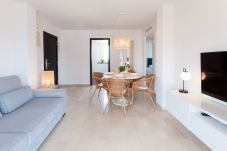 Apartment in Playa de Gandía - Condo with charm, a few meters from the beach. A / C and free wifi. Terrace with sea views