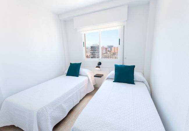 Apartment in Playa de Gandía - Condo with charm, a few meters from the beach. A / C and free wifi. Terrace with sea views Apartment in Playa de Gandía - Condo with charm, a few meters from the beach. A / C and free wifi. Terrace with sea views