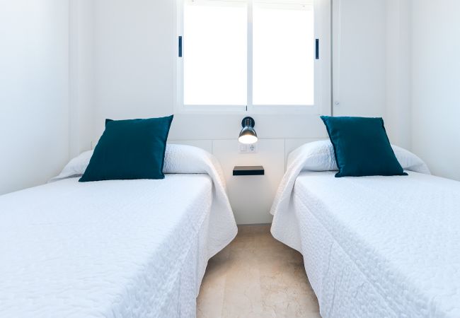 Apartment in Playa de Gandía - Condo with charm, a few meters from the beach. A / C and free wifi. Terrace with sea views Apartment in Playa de Gandía - Condo with charm, a few meters from the beach. A / C and free wifi. Terrace with sea views