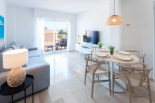 Apartment in Playa de Gandía - Condo with charm, a few meters from the beach. A / C and free wifi. Terrace with sea views