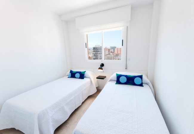 Apartment in Playa de Gandía - Cozy with mediterranean style, a few meters from the beach. A / C and free wifi. Terrace with sea views Apartment in Playa de Gandía - Cozy with mediterranean style, a few meters from the beach. A / C and free wifi. Terrace with sea views