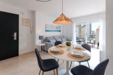Apartment in Playa de Gandía - Cozy with mediterranean style, a few meters from the beach. A / C and free wifi. Terrace with sea views