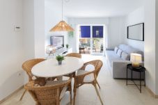 Apartment in Playa de Gandía - Fabulous and with charm, a few meters from the beach. A / C and free wifi. Terrace with sea views