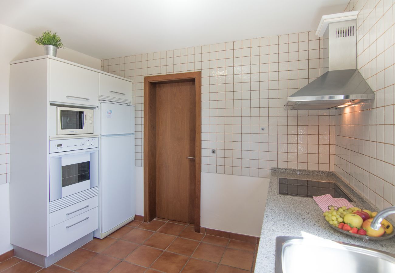 Villa in San Bartolomé de Tirajana - HomeForGuest Salobre Golf Villa, pool, wifi, stunning views