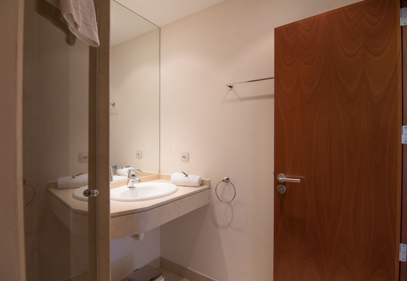 Villa in San Bartolomé de Tirajana - HomeForGuest Salobre Golf Villa, pool, wifi, stunning views