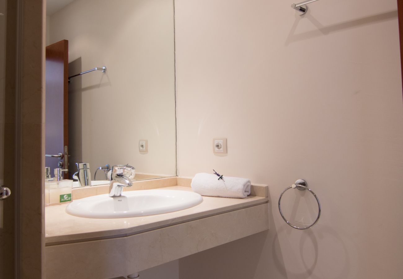 Villa in San Bartolomé de Tirajana - HomeForGuest Salobre Golf Villa, pool, wifi, stunning views