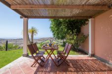 Villa in San Bartolomé de Tirajana - HomeForGuest Salobre Golf Villa, pool, wifi, stunning views