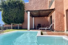 Villa in San Bartolomé de Tirajana - HomeForGuest Salobre Golf Villa, pool, wifi, stunning views