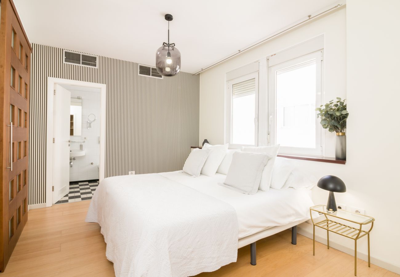 Apartment in Santa Cruz de Tenerife - HomeForGuest Design Attic Apartment, FREE parking