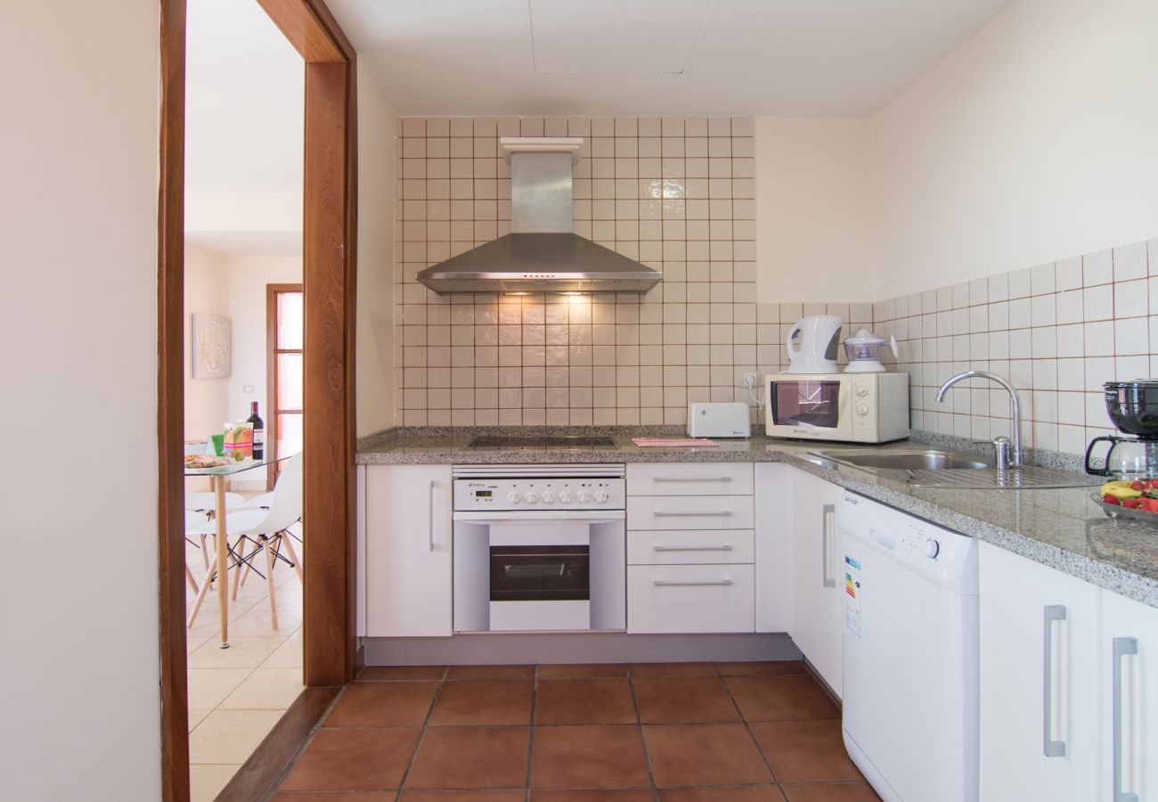 Villa in San Bartolomé de Tirajana - HomeForGuest Salobre Villa, 5PAX, WIFI, POOL, GREAT VIEWS