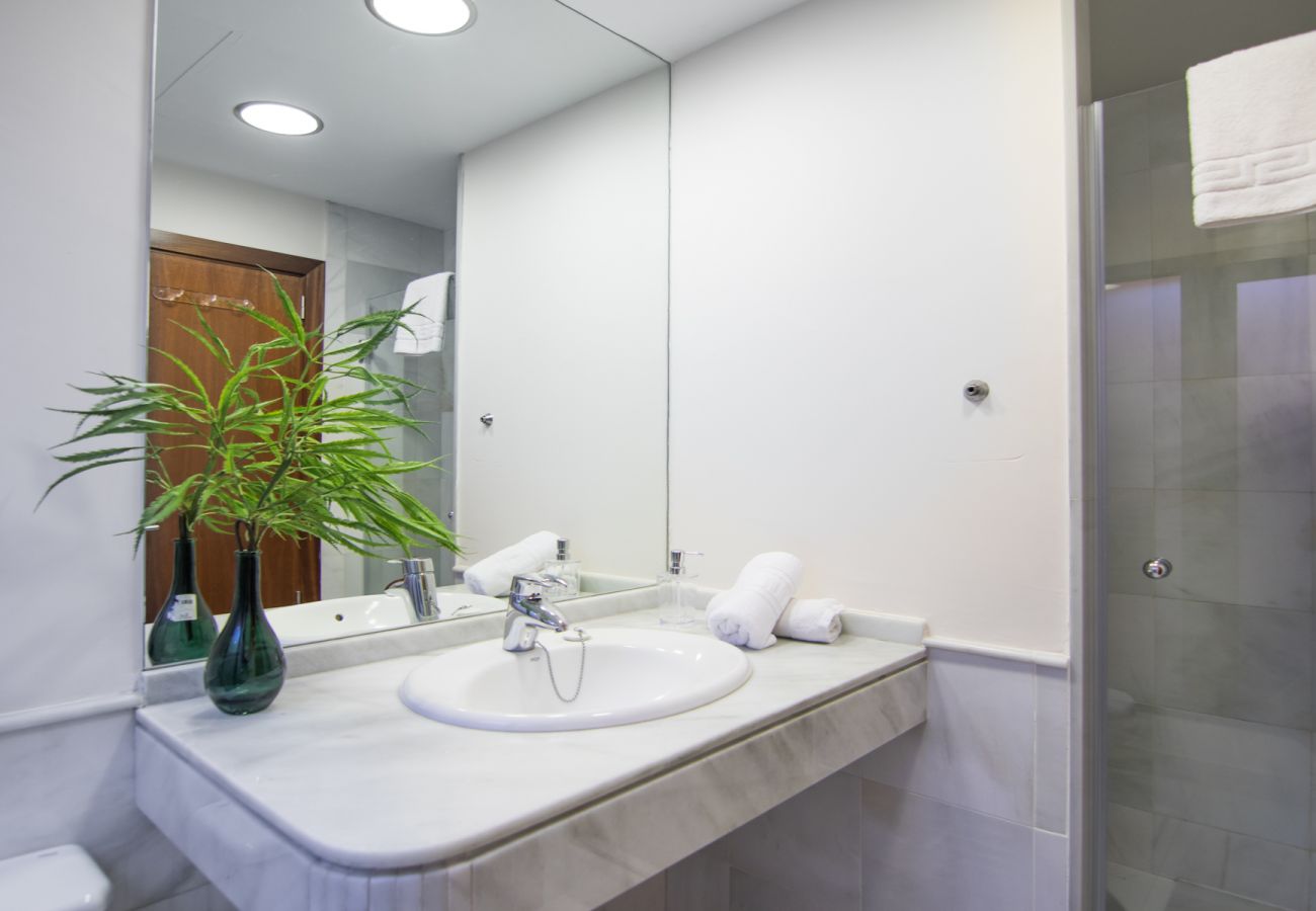 Villa in San Bartolomé de Tirajana - HomeForGuest Salobre Villa, 5PAX, WIFI, POOL, GREAT VIEWS