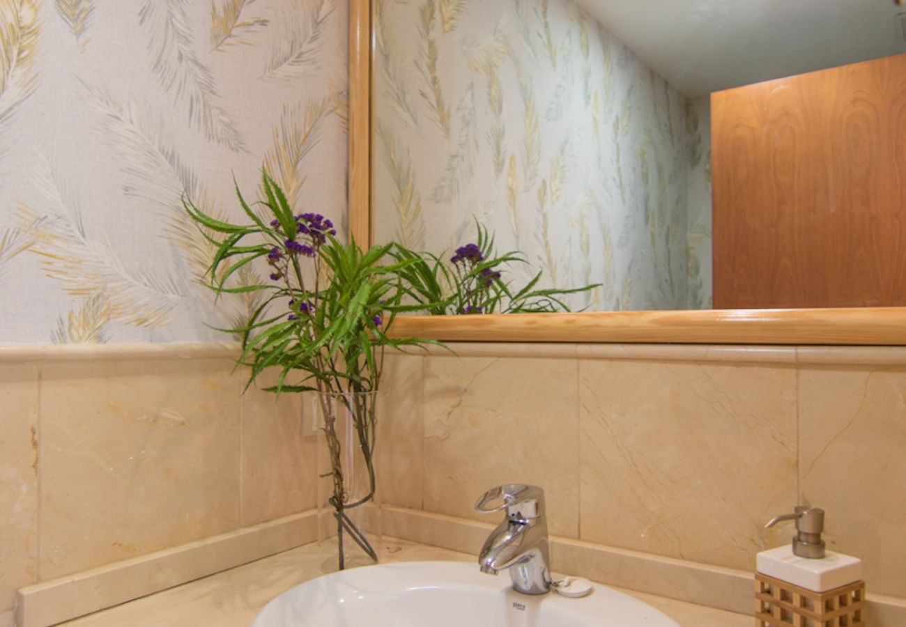 Villa in San Bartolomé de Tirajana - HomeForGuest Salobre Villa, 5PAX, WIFI, POOL, GREAT VIEWS