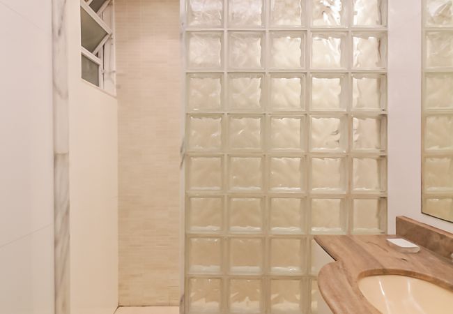 Apartment in Rio de Janeiro - 2 minutes from Copacabana beach | A306 Apartment in Rio de Janeiro - 2 minutes from Copacabana beach | A306