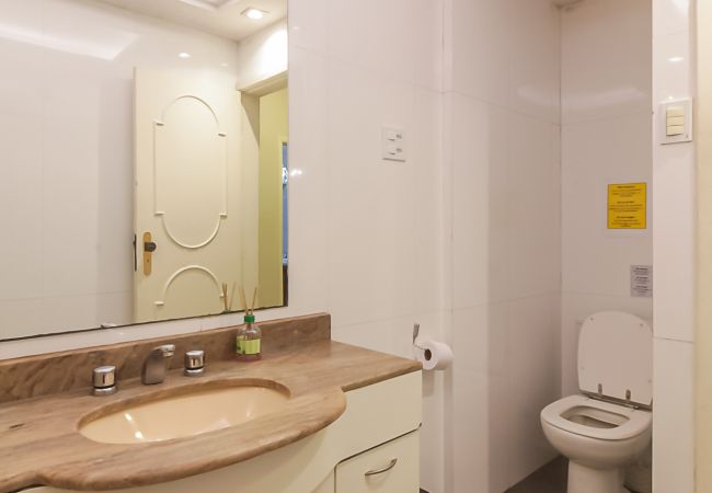 Apartment in Rio de Janeiro - 2 minutes from Copacabana beach | A306 Apartment in Rio de Janeiro - 2 minutes from Copacabana beach | A306