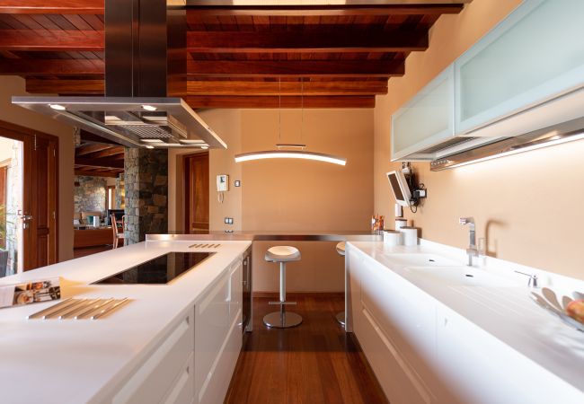 Villa in Antigua - Fuerteventura - HomeForGuest Casa Altanntes: Heated Pool, 4000m² garden - HomeForGuest  Villa in Antigua - Fuerteventura - HomeForGuest Casa Altanntes: Heated Pool, 4000m² garden - HomeForGuest