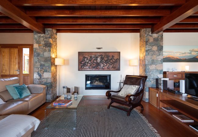 Villa in Antigua - Fuerteventura - HomeForGuest Casa Altanntes: Heated Pool, 4000m² garden - HomeForGuest  Villa in Antigua - Fuerteventura - HomeForGuest Casa Altanntes: Heated Pool, 4000m² garden - HomeForGuest