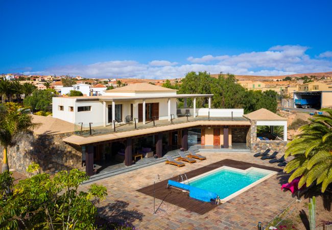 Villa in Antigua - Fuerteventura - HomeForGuest Casa Altanntes: Heated Pool, 4000m² garden - HomeForGuest  Villa in Antigua - Fuerteventura - HomeForGuest Casa Altanntes: Heated Pool, 4000m² garden - HomeForGuest