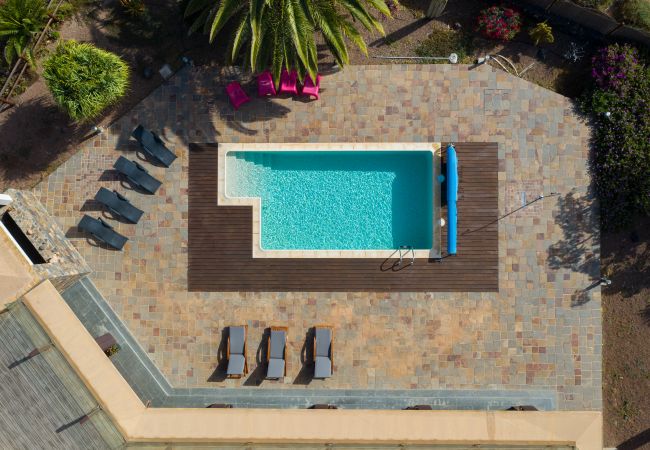 Villa in Antigua - Fuerteventura - HomeForGuest Casa Altanntes: Heated Pool, 4000m² garden - HomeForGuest  Villa in Antigua - Fuerteventura - HomeForGuest Casa Altanntes: Heated Pool, 4000m² garden - HomeForGuest