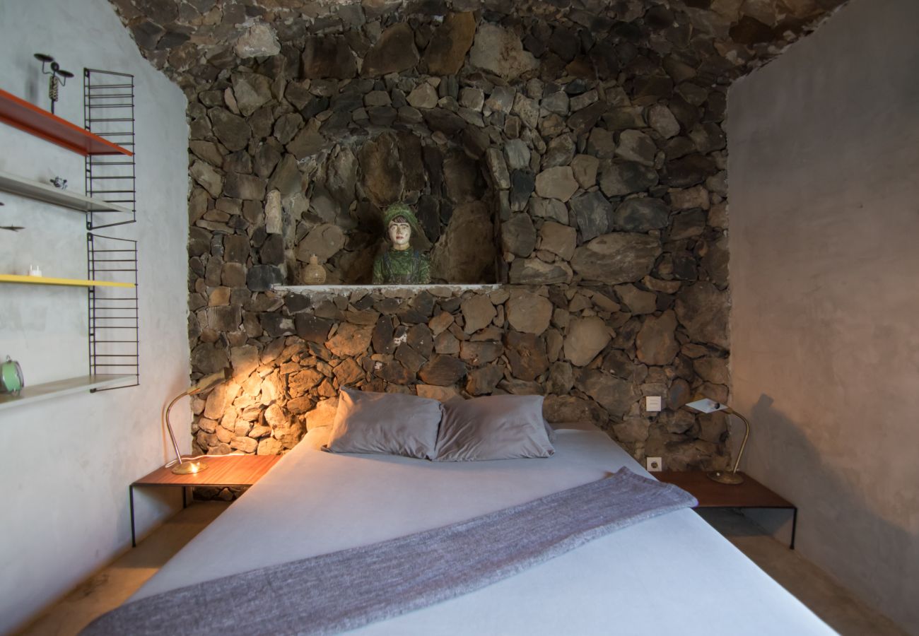 Apartment in Arico - HomeForGuest NextDoor Oasis: ocean front, terrace, natural pool- HomeForGuest