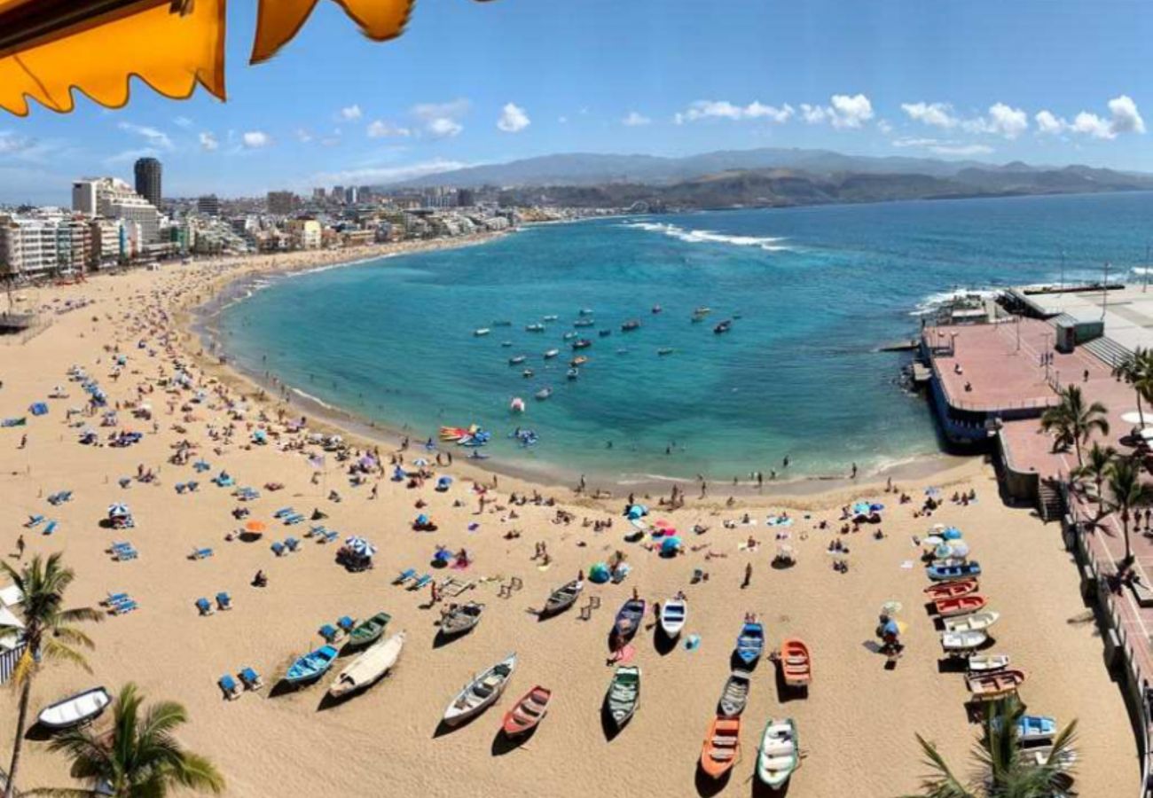 Stunning views from the modern holiday home House in Las Palmas de Gran Canaria - Sunset views over the sea By CanariasGetaway