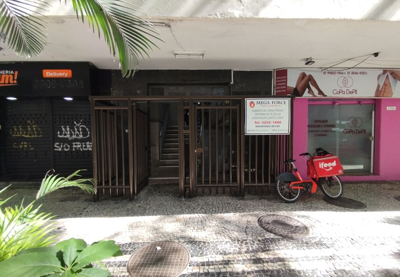 Apartment in Rio de Janeiro - 6 minutes from Copacabana beach | BR1033