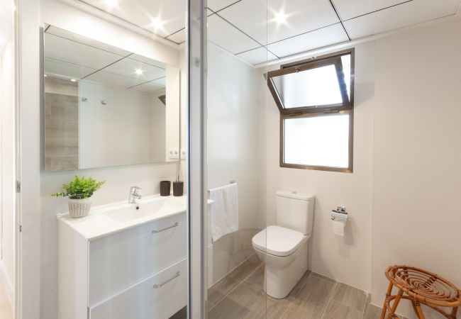 Apartment in Playa de Gandía - Refurbished, with AC, heating, Wifi, Frontline, terrace, International channels Apartment in Playa de Gandía - Refurbished, with AC, heating, Wifi, Frontline, terrace, International channels