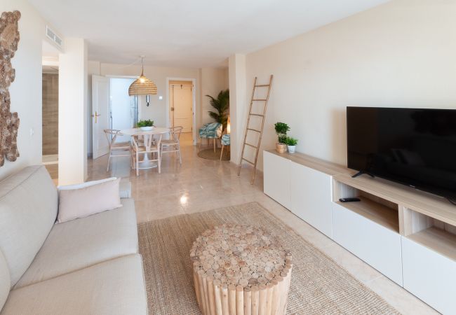 Apartment in Playa de Gandía - Refurbished, with AC, heating, Wifi, Frontline, terrace, International channels Apartment in Playa de Gandía - Refurbished, with AC, heating, Wifi, Frontline, terrace, International channels