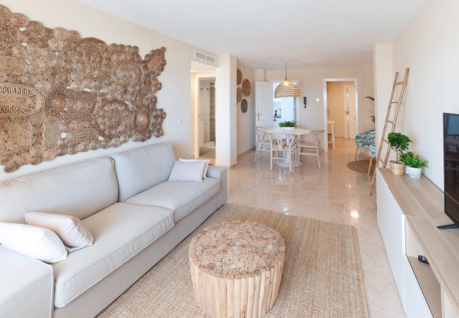 Apartment in Playa de Gandía - Refurbished, with AC, heating, Wifi, Frontline, terrace, International channels Apartment in Playa de Gandía - Refurbished, with AC, heating, Wifi, Frontline, terrace, International channels
