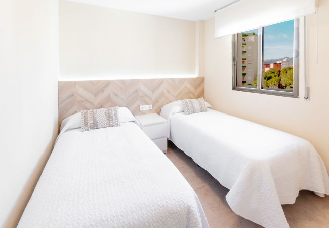 Apartment in Playa de Gandía - Refurbished, with AC, heating, Wifi, Frontline, terrace, International channels Apartment in Playa de Gandía - Refurbished, with AC, heating, Wifi, Frontline, terrace, International channels