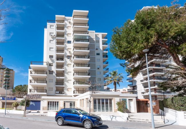 Apartment in Playa de Gandía - Refurbished, with AC, heating, Wifi, Frontline, terrace, International channels Apartment in Playa de Gandía - Refurbished, with AC, heating, Wifi, Frontline, terrace, International channels