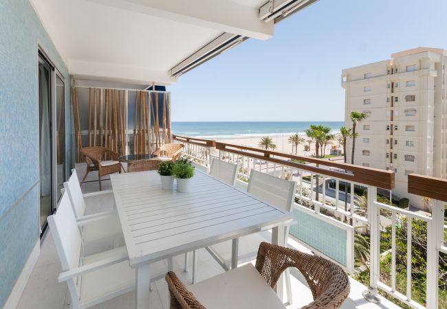 Apartment in Playa de Gandía - PRECIOSO APARTAMENTO SITUADO EN PRIMERA LÍNEA DE PLAYA Apartment in Playa de Gandía - PRECIOSO APARTAMENTO SITUADO EN PRIMERA LÍNEA DE PLAYA