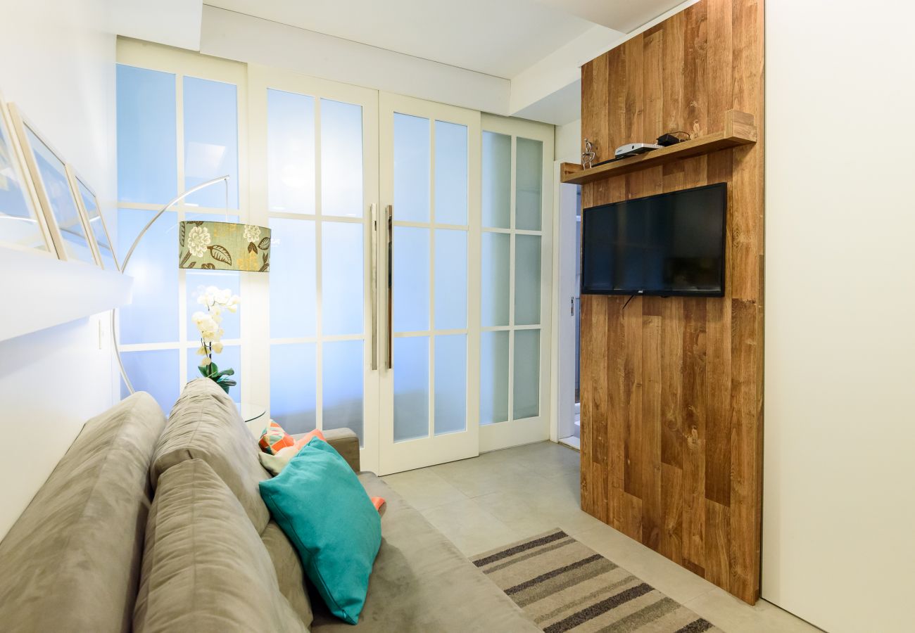 Apartment in Rio de Janeiro - Side sea view, 3min from the beach | PJ204