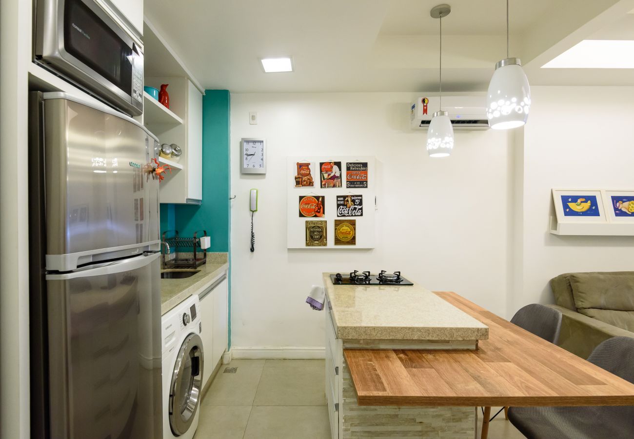 Apartment in Rio de Janeiro - Side sea view, 3min from the beach | PJ204