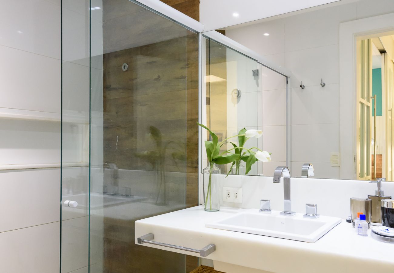 Apartment in Rio de Janeiro - Side sea view, 3min from the beach | PJ204