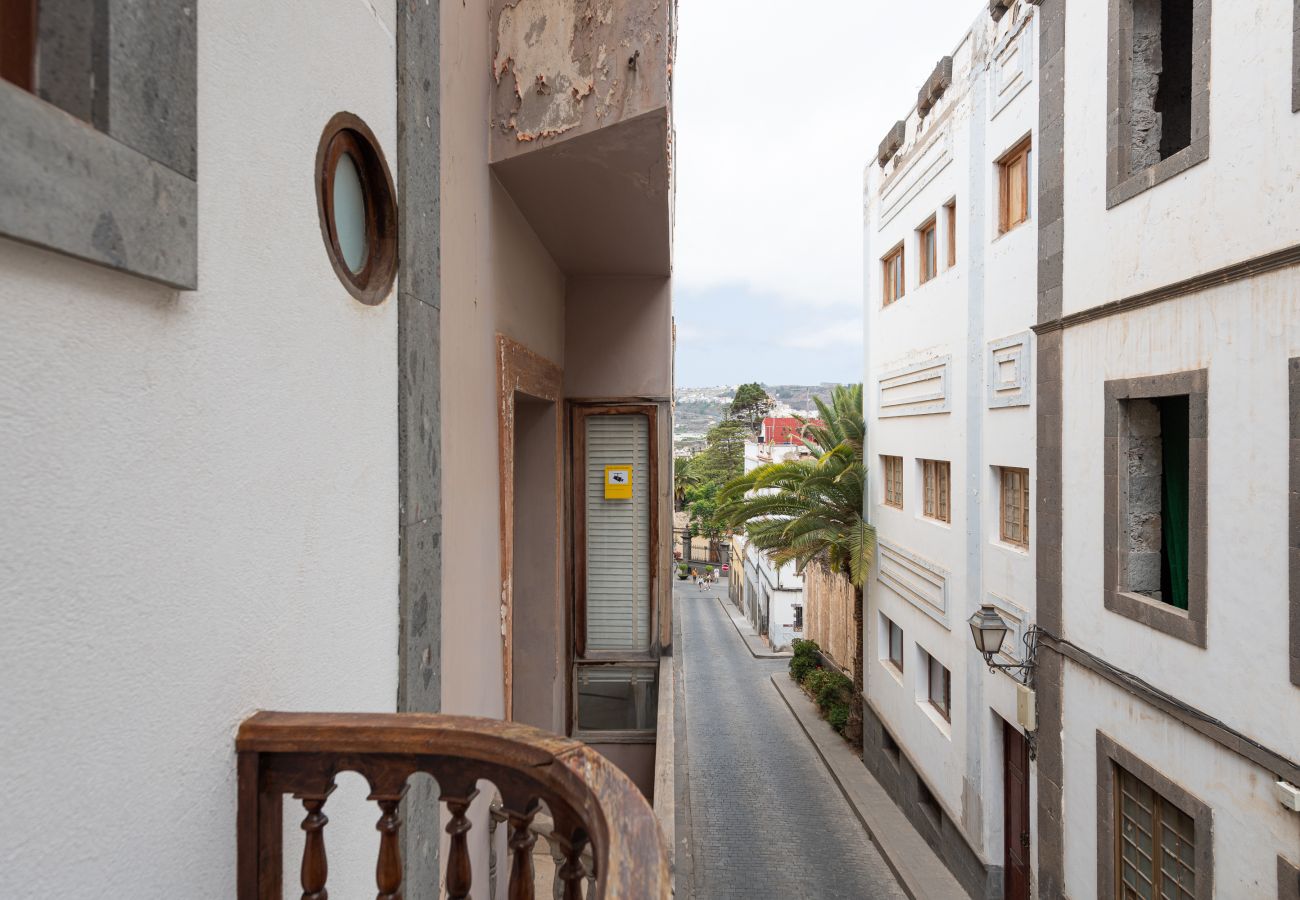 Apartment in Arucas - HomeForGuest NEW Duplex with Rooftop next to Arucas Cathedral