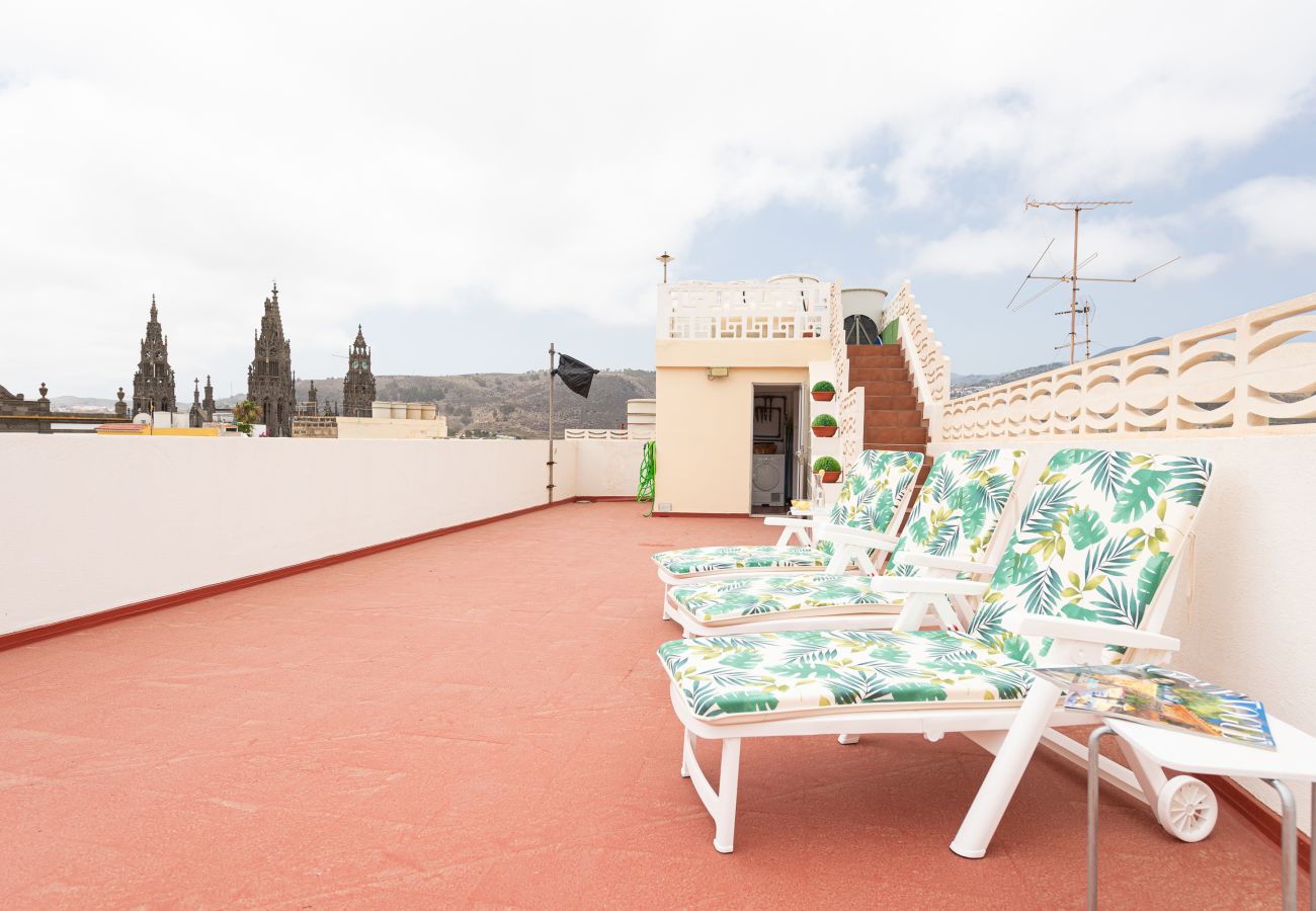 Apartment in Arucas - HomeForGuest NEW Duplex with Rooftop next to Arucas Cathedral