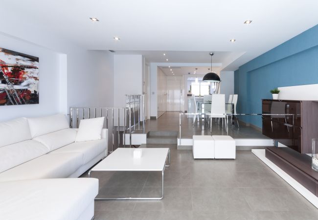  in Playa de Gandía - Amazing Apartment in front of the Beach with sunny terrace. Airco.