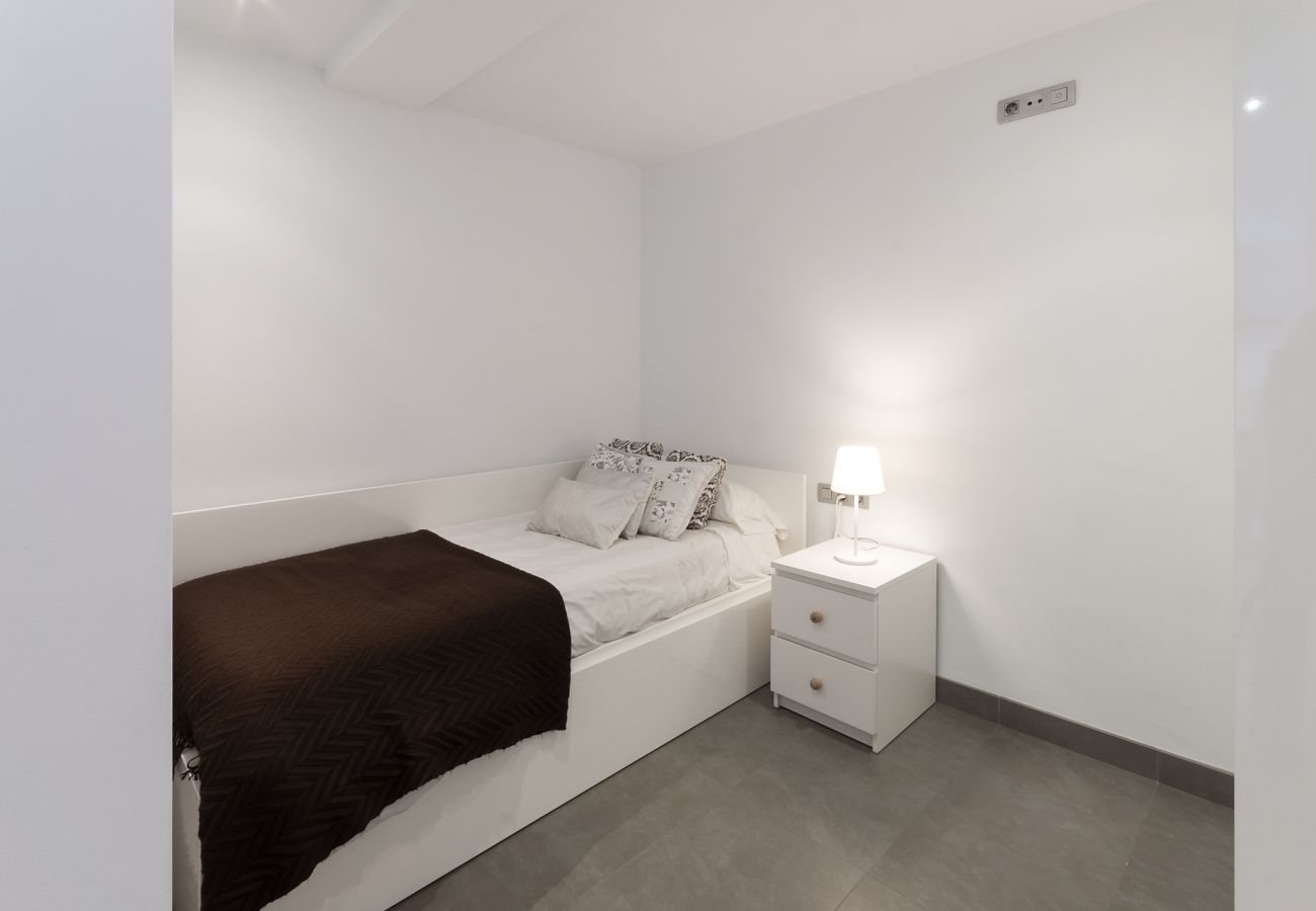 Apartment in Playa de Gandía - Amazing Apartment in front of the Beach with sunny terrace. - only families