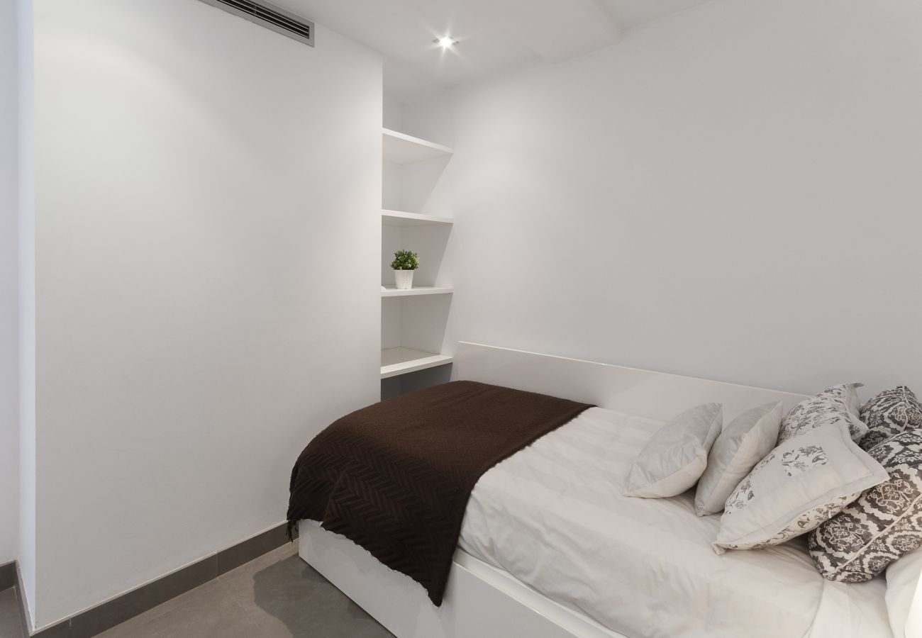 Apartment in Playa de Gandía - Amazing Apartment in front of the Beach with sunny terrace. - only families