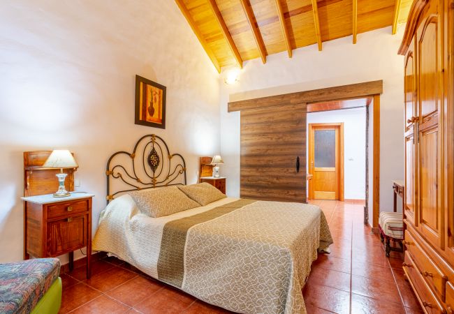 House in Moya - Mari House With Jacuzzi and BBQ by CanariasGetaway House in Moya - Mari House With Jacuzzi and BBQ by CanariasGetaway