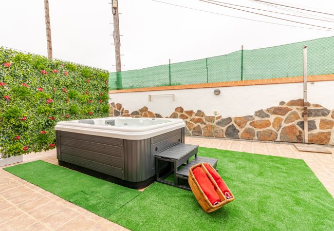 House in Moya - Mari House With Jacuzzi and BBQ by CanariasGetaway House in Moya - Mari House With Jacuzzi and BBQ by CanariasGetaway