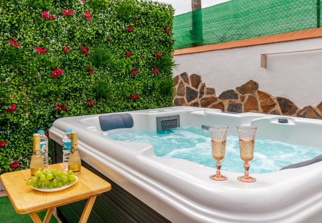 House in Moya - Mari House With Jacuzzi and BBQ by CanariasGetaway House in Moya - Mari House With Jacuzzi and BBQ by CanariasGetaway
