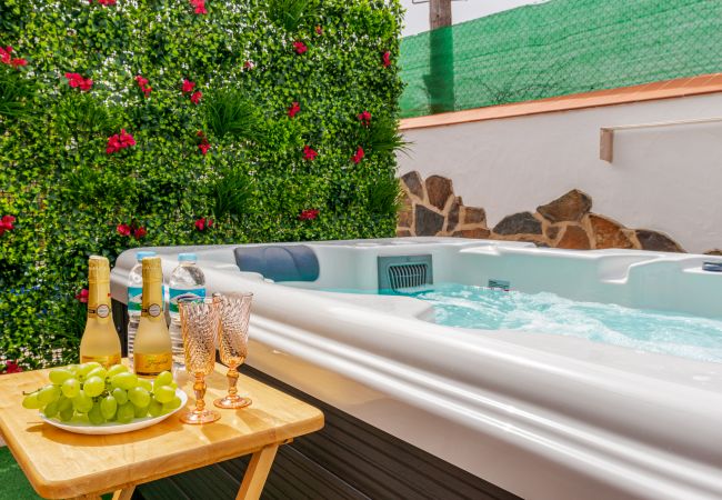 House in Moya - Mari House With Jacuzzi and BBQ by CanariasGetaway House in Moya - Mari House With Jacuzzi and BBQ by CanariasGetaway