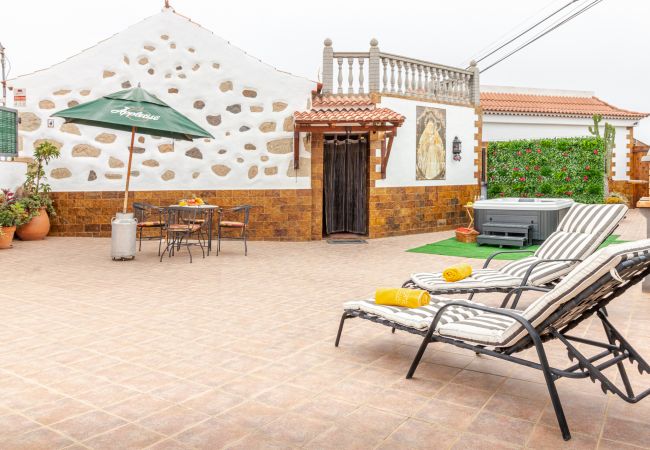 House in Moya - Mari House With Jacuzzi and BBQ by CanariasGetaway House in Moya - Mari House With Jacuzzi and BBQ by CanariasGetaway