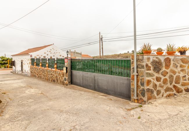House in Moya - Mari House With Jacuzzi and BBQ by CanariasGetaway House in Moya - Mari House With Jacuzzi and BBQ by CanariasGetaway