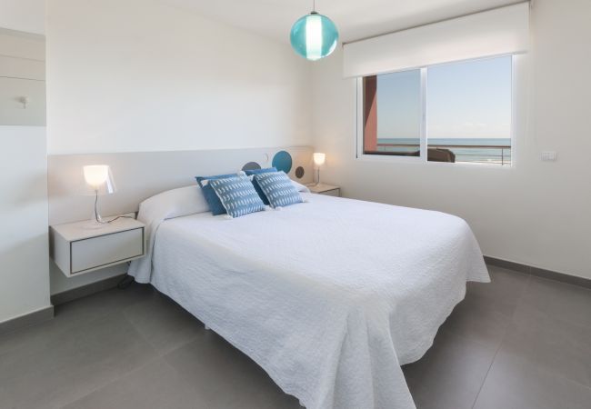 Apartment in Playa de Gandía - Amazing holidays in front of the sea. Fully refurbished Apartment in Playa de Gandía - Amazing holidays in front of the sea. Fully refurbished