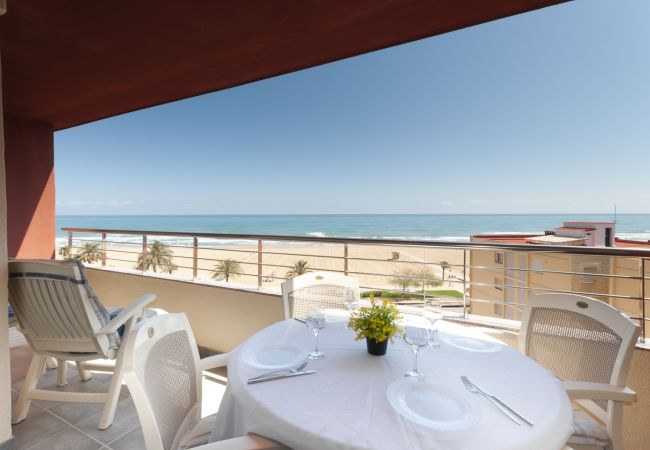 Apartment in Playa de Gandía - Amazing holidays in front of the sea. Fully refurbished Apartment in Playa de Gandía - Amazing holidays in front of the sea. Fully refurbished