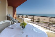 Apartment in Playa de Gandía - Amazing holidays in front of the sea. Fully refurbished