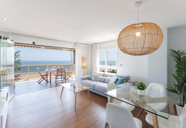  in Playa de Gandía - Luxurious and Beautiful three Bedroom Beachfront Property