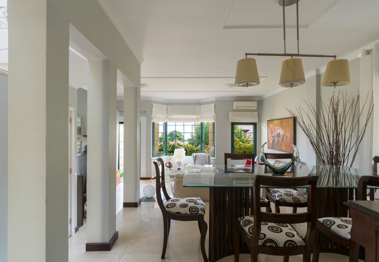 House in Santa Brígida - House with cozy garden BBQ 